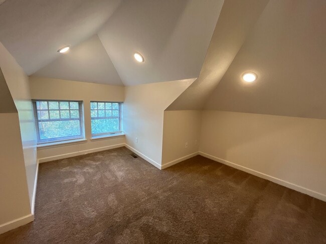 Building Photo - 211 E Lane Ave