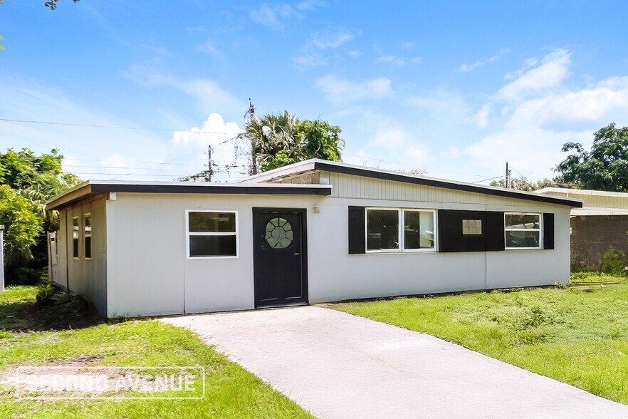 Building Photo - 8549 93rd Ave