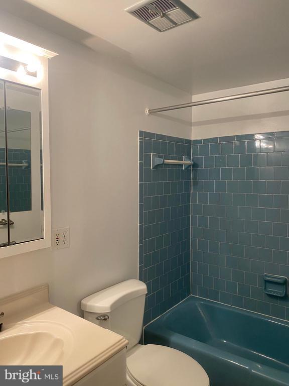 Building Photo - 10630 Provincial Dr