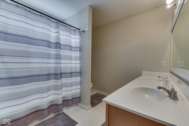 Building Photo - 12343 Jaguars Dr