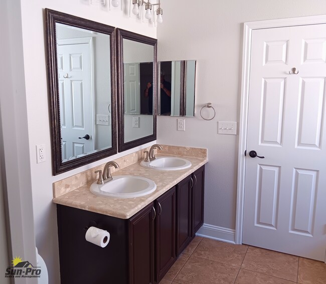 Building Photo - 117 Prestwick Grande Dr