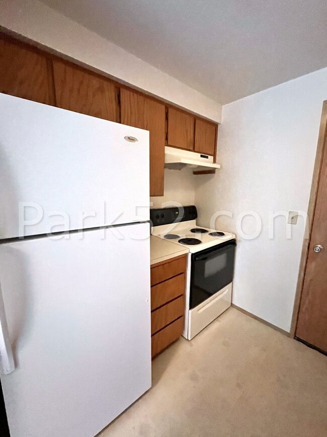 Building Photo - 2 Bedroom Puyallup Area Townhome