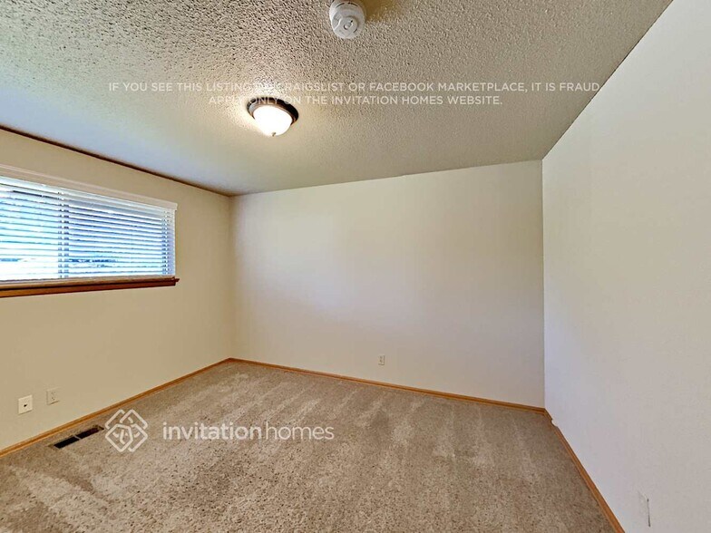 Building Photo - 617 S 301st St