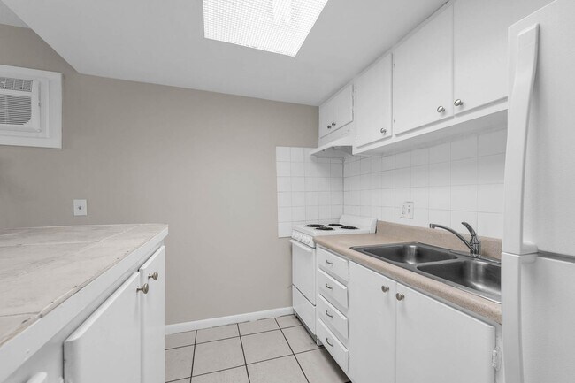 Building Photo - 1BD/1BA Apartment off Curry Ford in Henley Park Apartments!