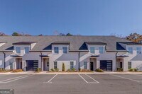 Building Photo - 79 Chateau Dr SE