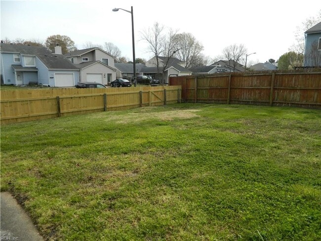 Building Photo - Brandon