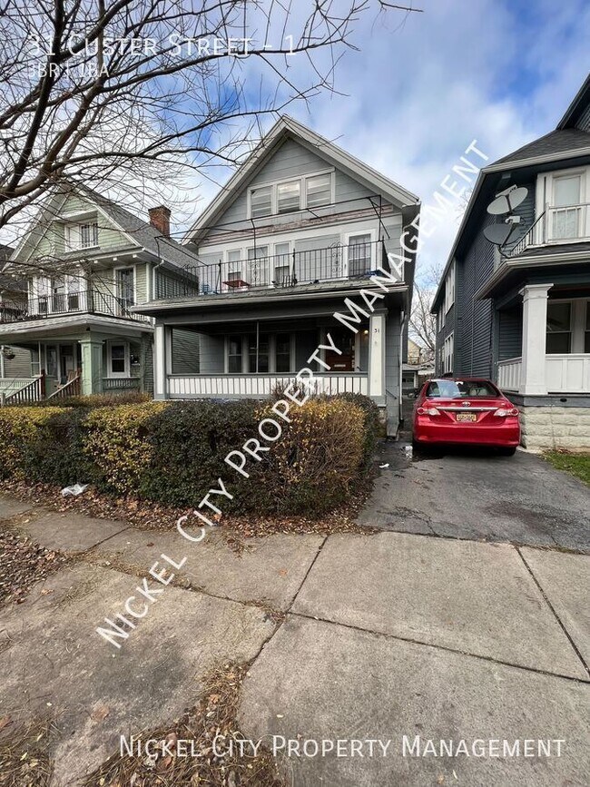 Building Photo - 31 Custer St