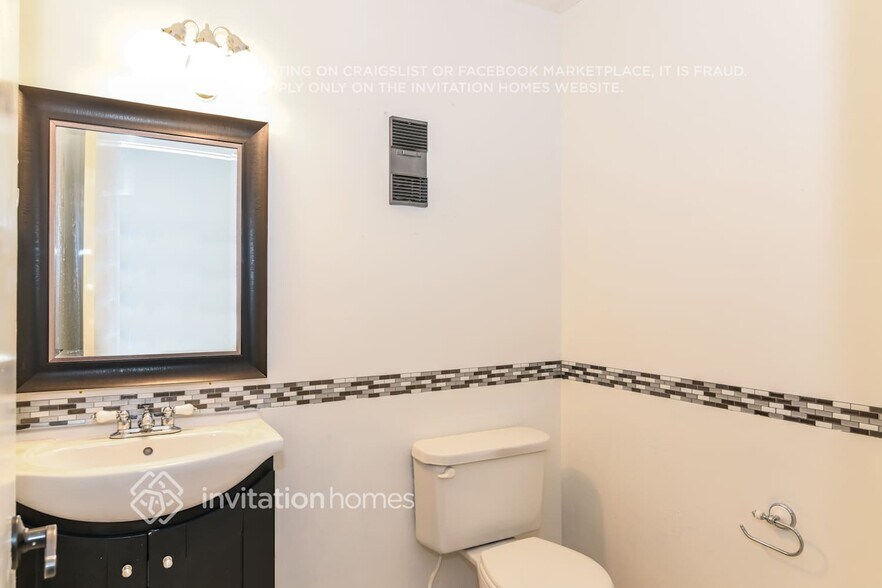 Building Photo - 6731 SW 155th Ave