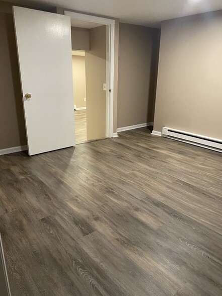 2nd additional room - 410 Franklin Ave