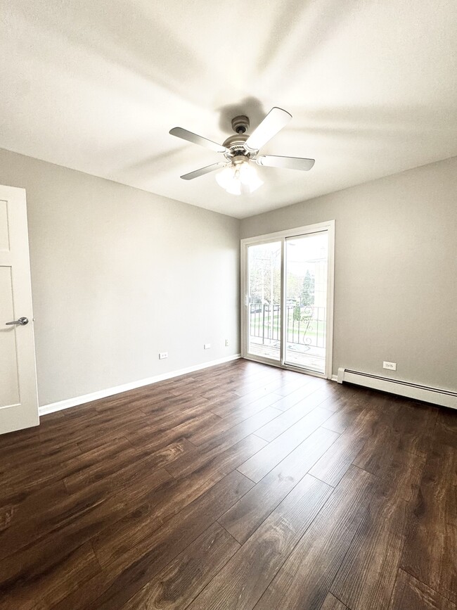 Building Photo - 5644 W 105th St