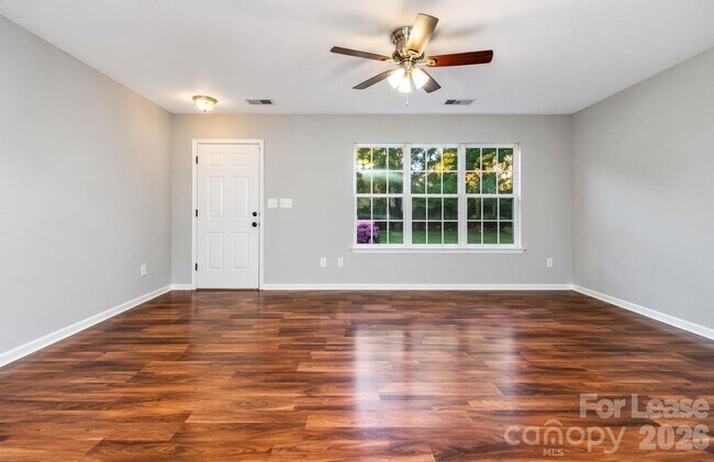 Building Photo - 10519 Yellow Rose Ln