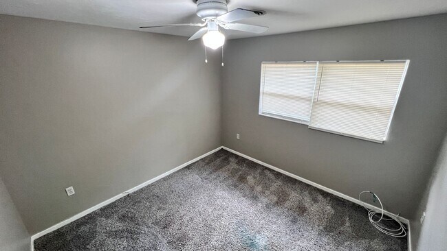 Building Photo - Lovely 3 Bedroom, 2 Bathroom Home in Melbo...