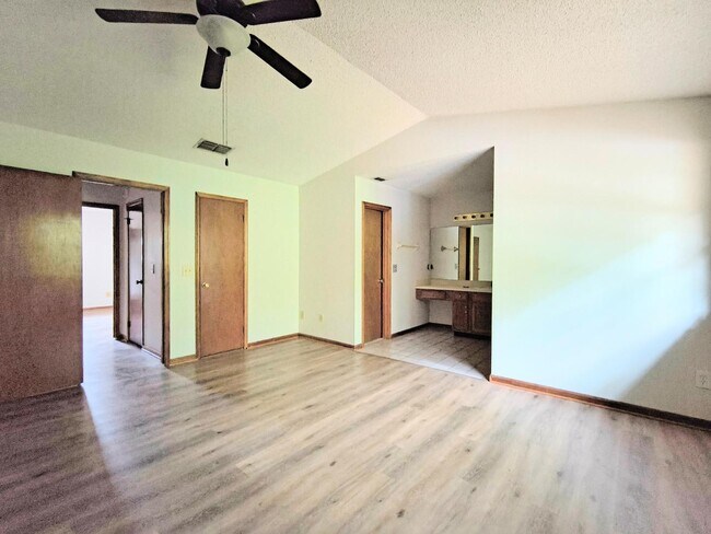 Building Photo - 3110 Paddle Creek Dr