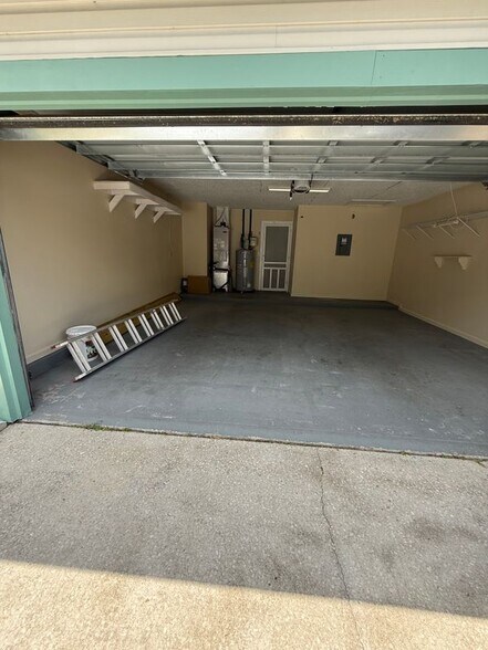 Building Photo - 12615 Enchanted Hollow Dr