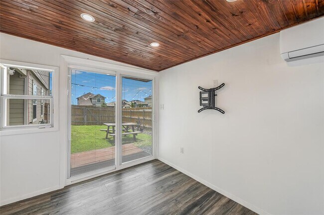 Building Photo - 2200 Arborside Dr