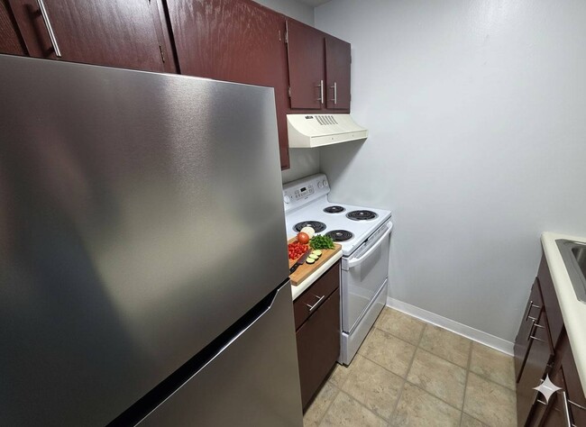 Building Photo - 13 N College St