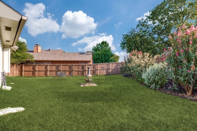 Building Photo - 1813 Sherwood Pl