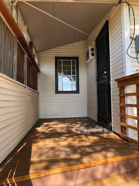 Building Photo - Early 1900's Charm In This Two Bedroom in Prescott