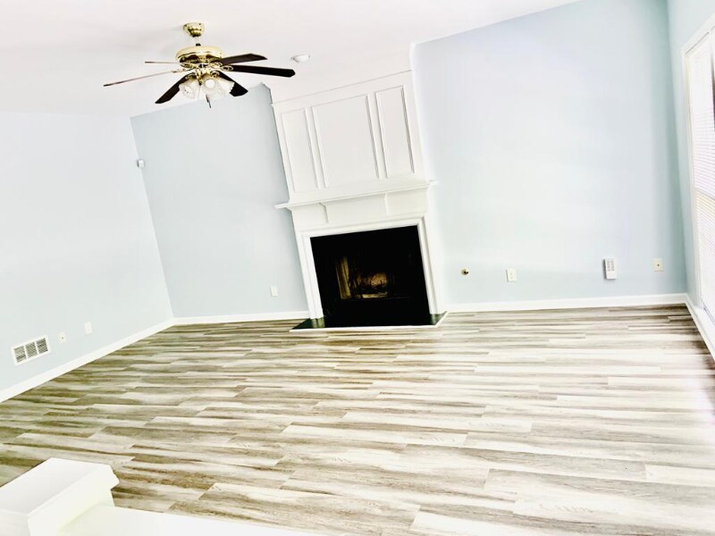 Building Photo - 400 Stedford Ln