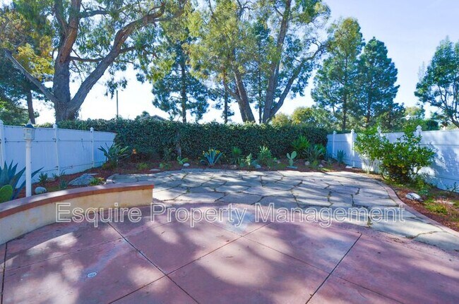 Building Photo - 93 Azusa Ave