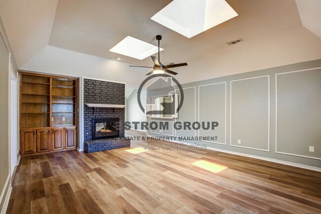 Building Photo - 3914 Meadow Dr