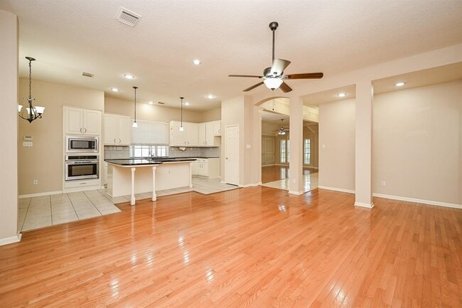 Building Photo - 1335 Remington Crest Dr