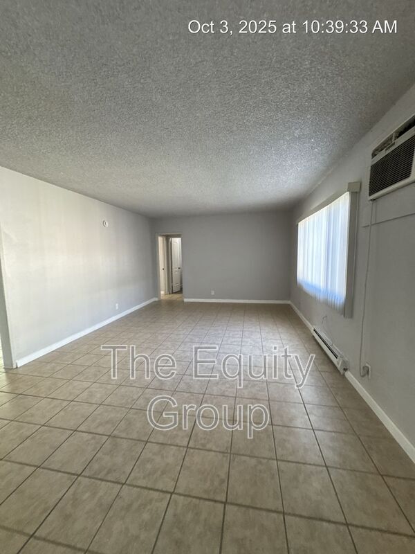 Building Photo - 570 S Richmond Ave