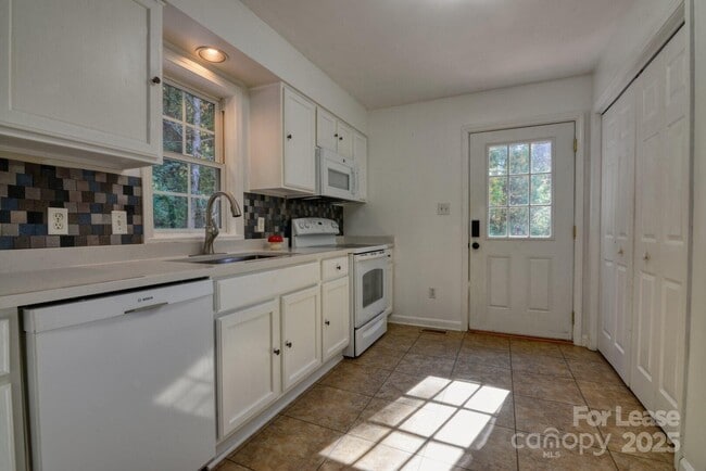 Building Photo - 34 East St