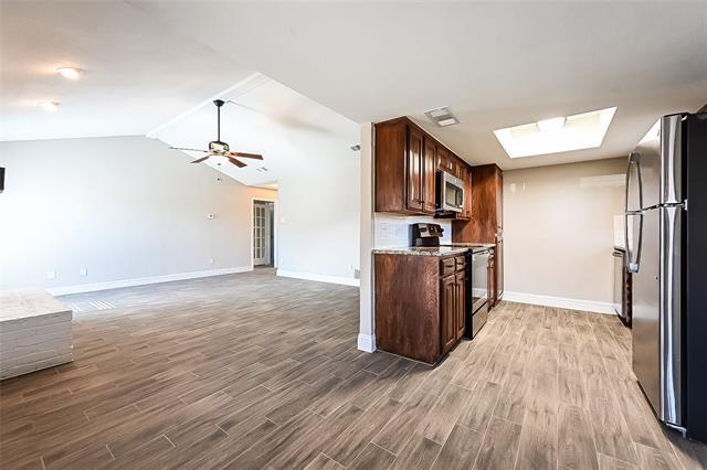 Building Photo - 524 E Lark Ct