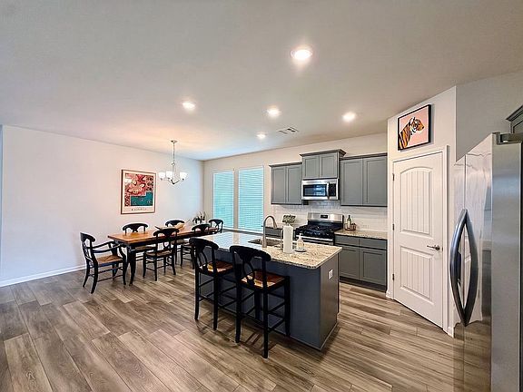 Building Photo - 1110 Foxtail Dr