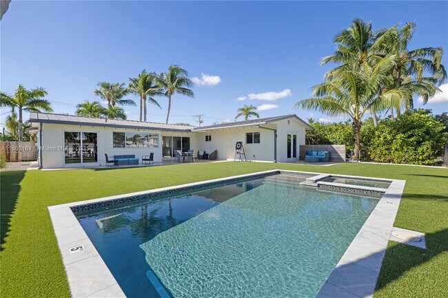 Building Photo - 1709 SW 5th Pl