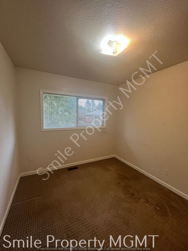 Building Photo - single house