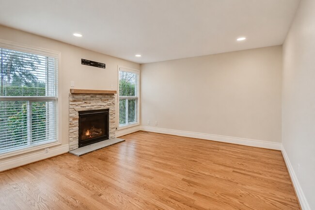 Building Photo - Remodeled Single-Level 2BR/2BA End Unit — Private Courtyard, 2-Car Garage & Mountain Park Ameniti...