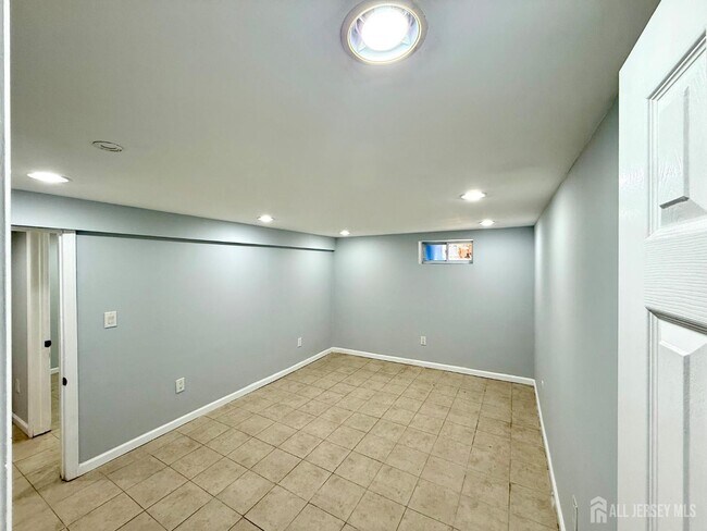 Building Photo - 35 Fiat Ave