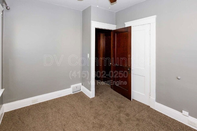 Building Photo - 3102 Montclair Ave