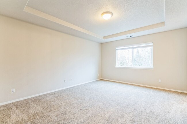 Building Photo - 2936 NE 13th Dr