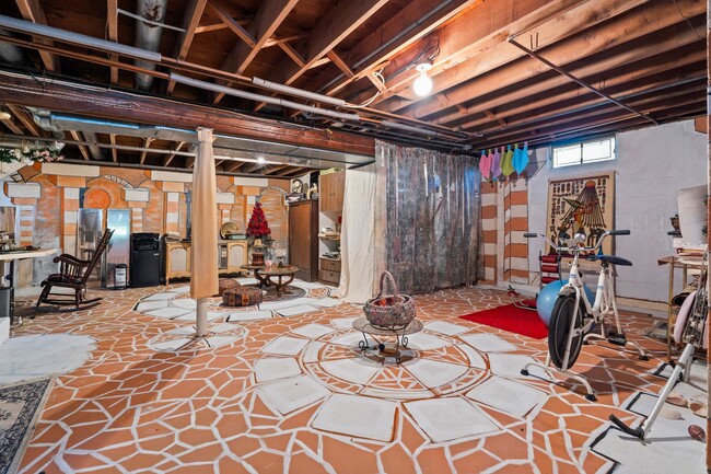 Building Photo - 27 Squire Ct