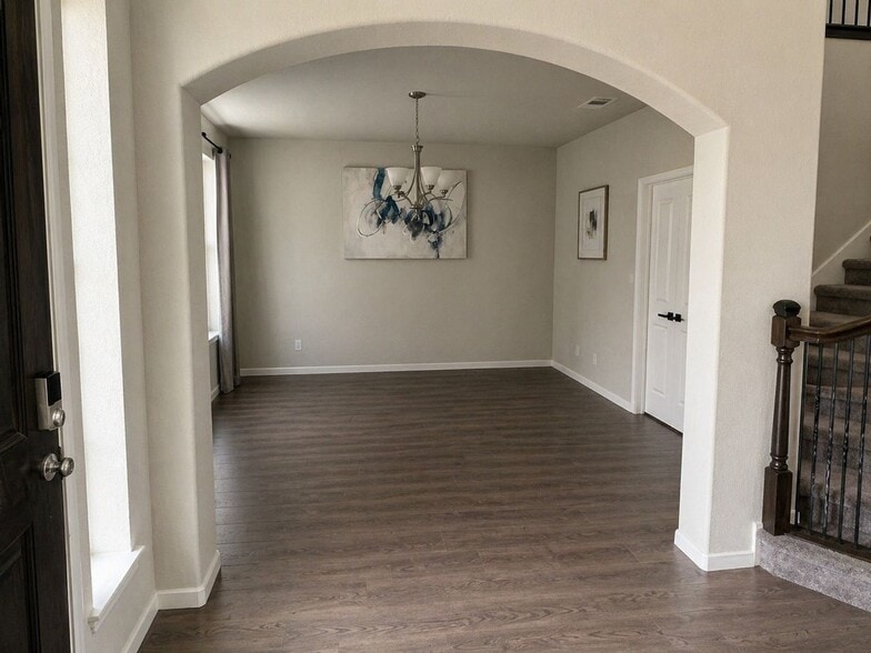 Building Photo - 221 Ashley Way