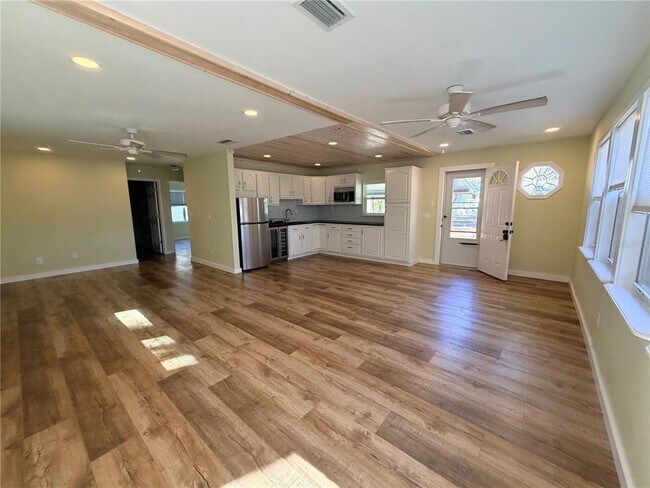 Building Photo - 53706 River Trace Rd