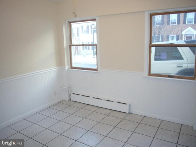 Building Photo - 335 Marshall St