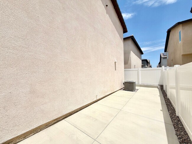 Building Photo - 31404 Lolite Dr