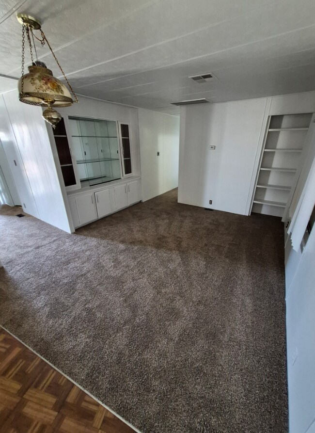 Building Photo - 3601 E Wyoming Ave