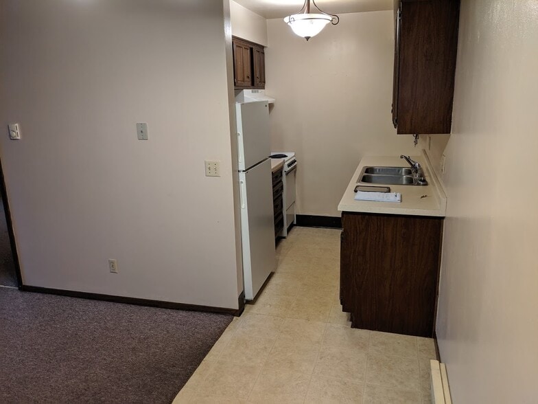 Building Photo - 401 N East St