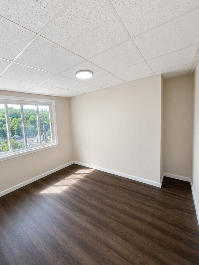 Building Photo - 585 Novella Ave