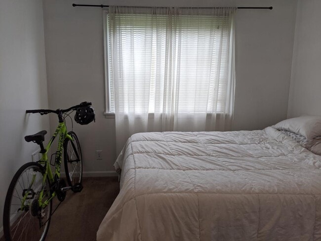 Building Photo - 5723 S 34th Ave