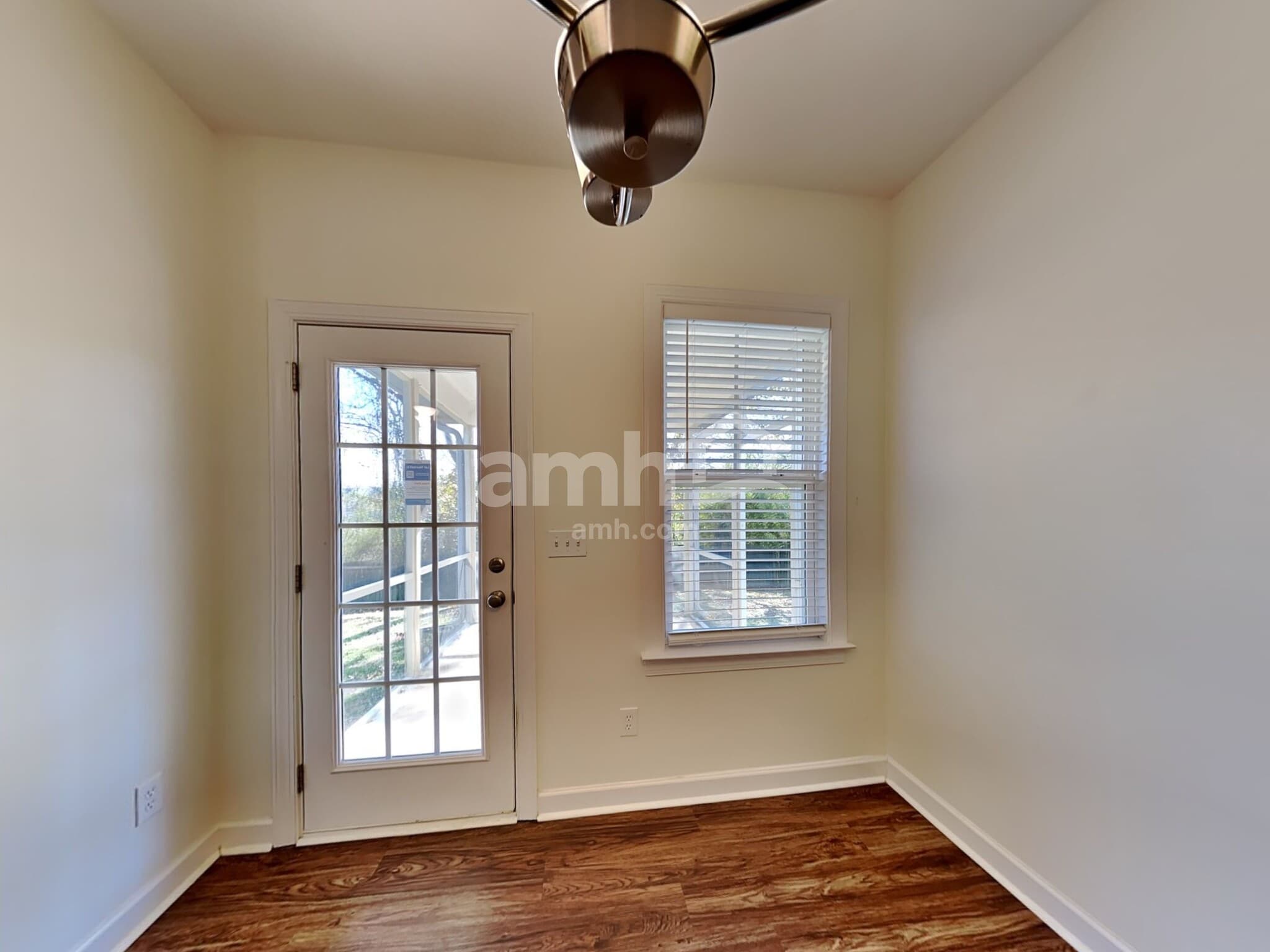 Building Photo - 212 E Quailwood Dr