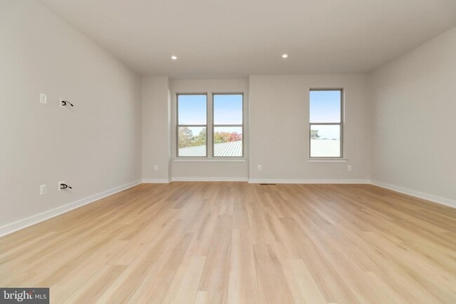 Building Photo - 2176 Glacier Rd