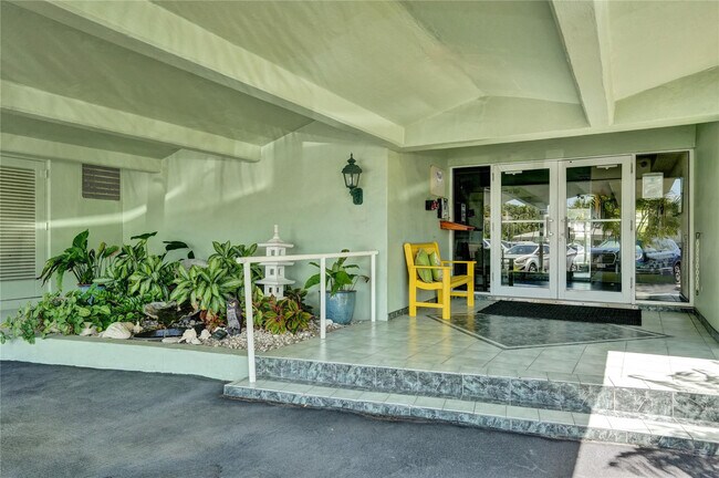Building Photo - 1750 S Ocean Blvd