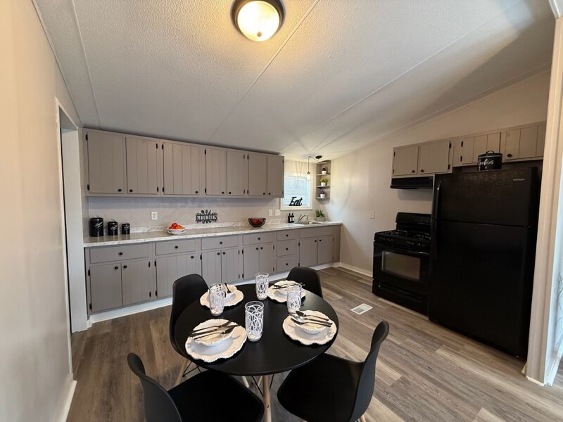 Building Photo - 769 Knox St