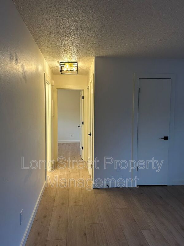 Building Photo - 11380 SW Greenburg Rd